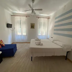 Holidays Apartment Vernazza
