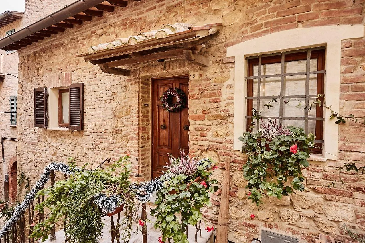 La Civetta, Montepulciano Apartment In Historical Center, Free Wifi